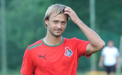 Ako Dmitrij Sychev ukončil svoju kariéru a pokračoval v profesionálnom futbale